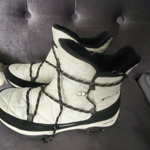 Women's Columbia winter boots